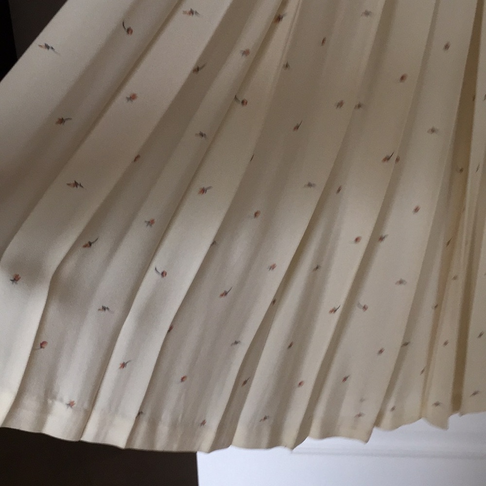 Gorgeous Skirt - Picture 3 of 6